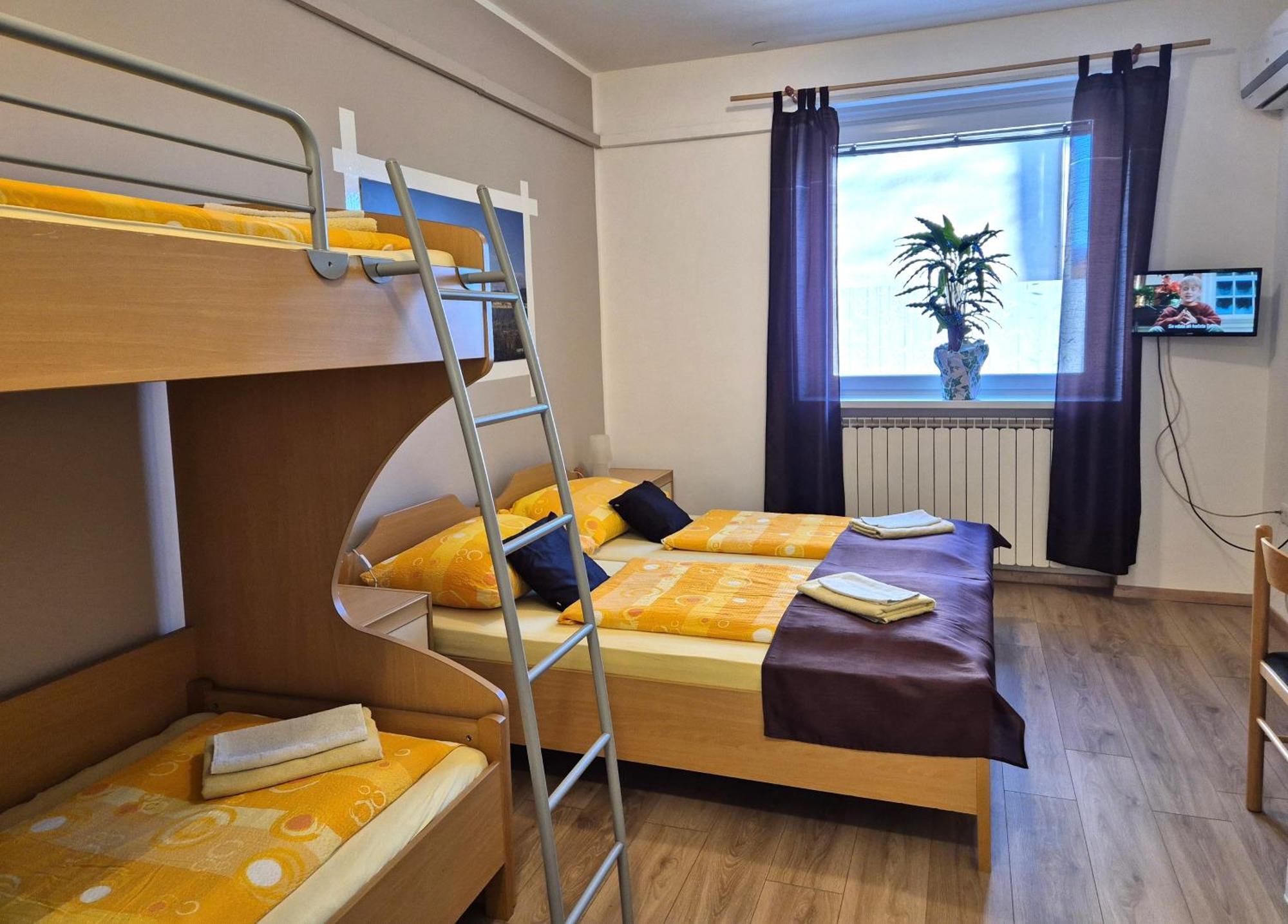 Apartments Furman - Self Check-In Rakek Exteriör bild